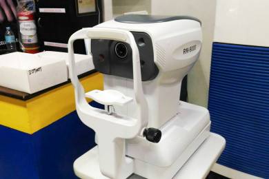 マリーナモール内にあるメガネ屋さん #